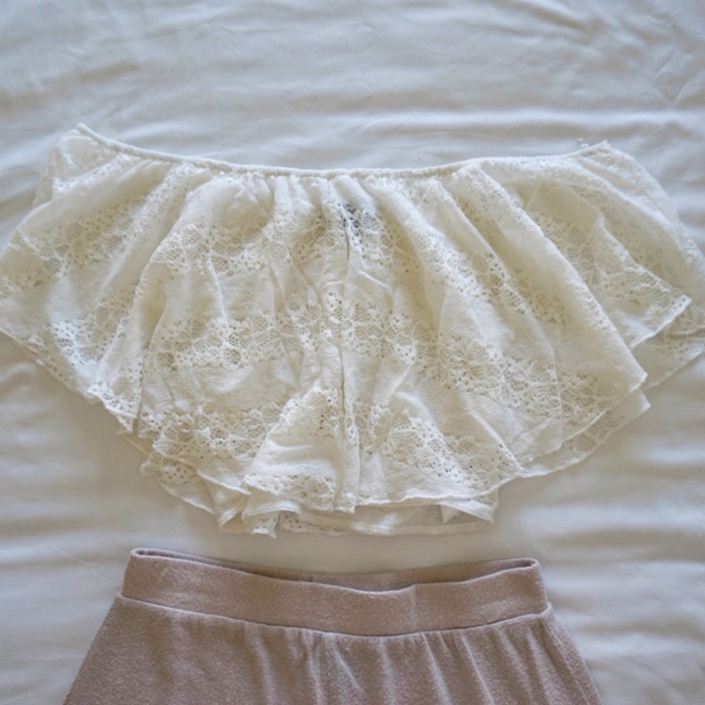 White floral winged top